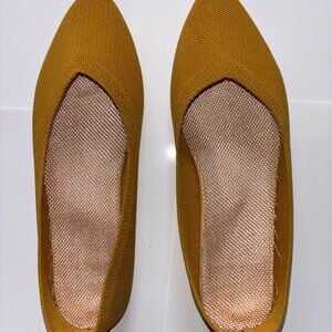 Womens Flat Shoes Size 8.5M Yellow Knit Light-Weight Flats Pointed Toe Pull Tab